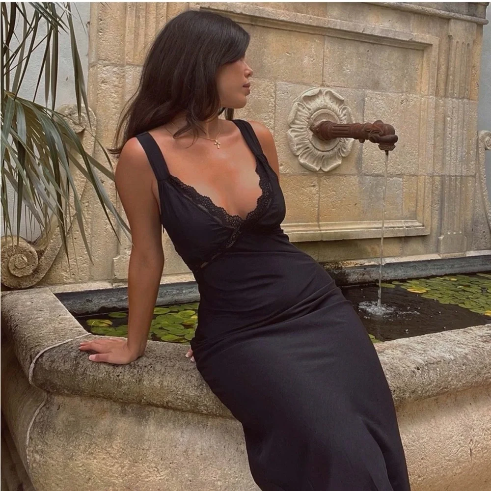 Princess Polly Maxi Dress - Picture 1 of 6